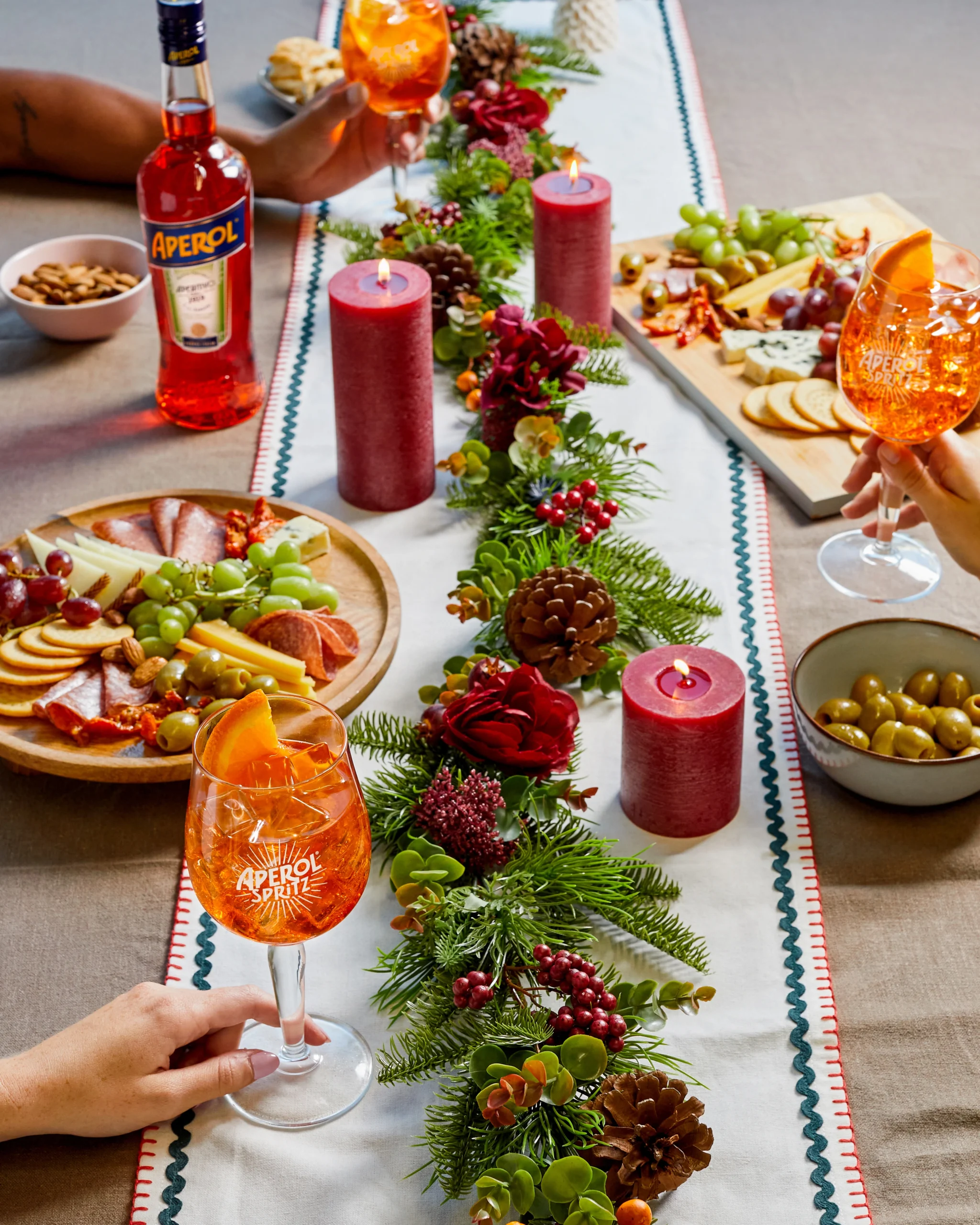 Festive Decorations and Bar Tools for a Memorable Christmas Aperitivo at Home