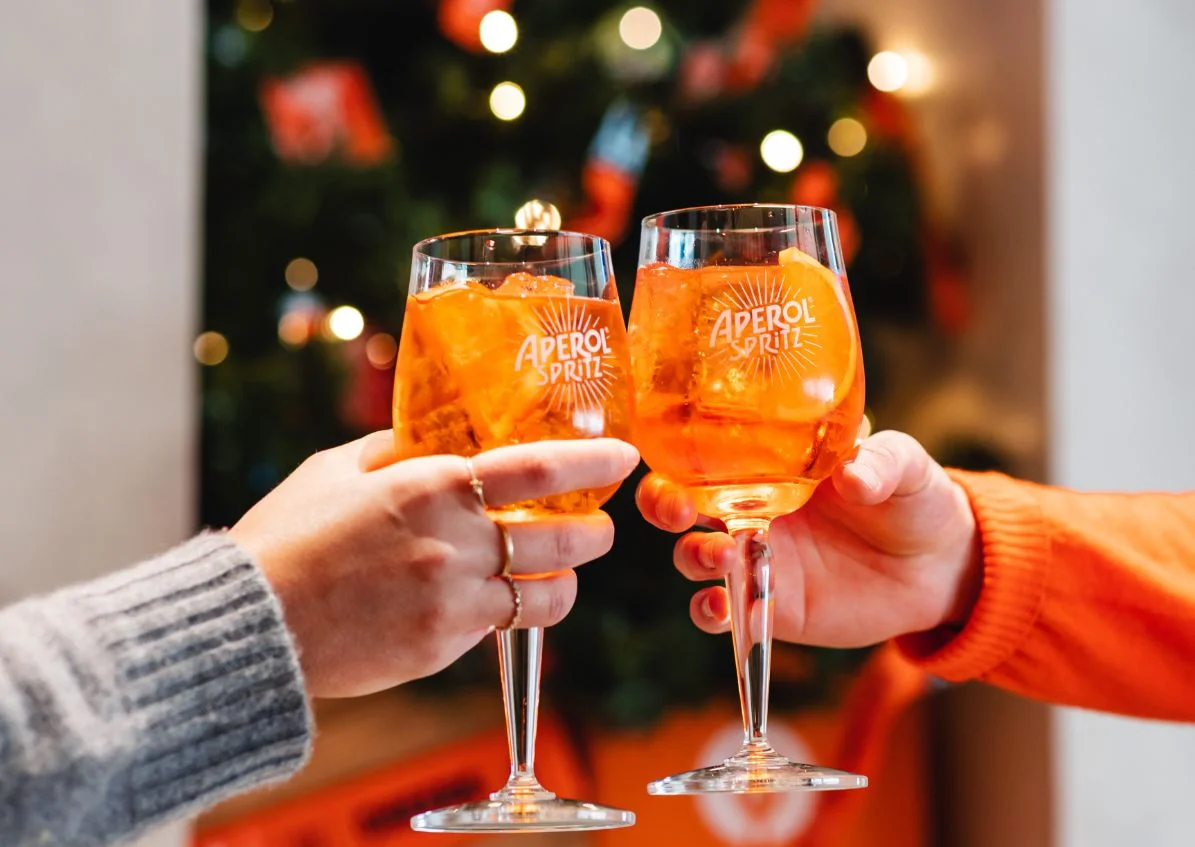 Festive Orange Delights: From Wreaths to Decorations & Aperol Spritz